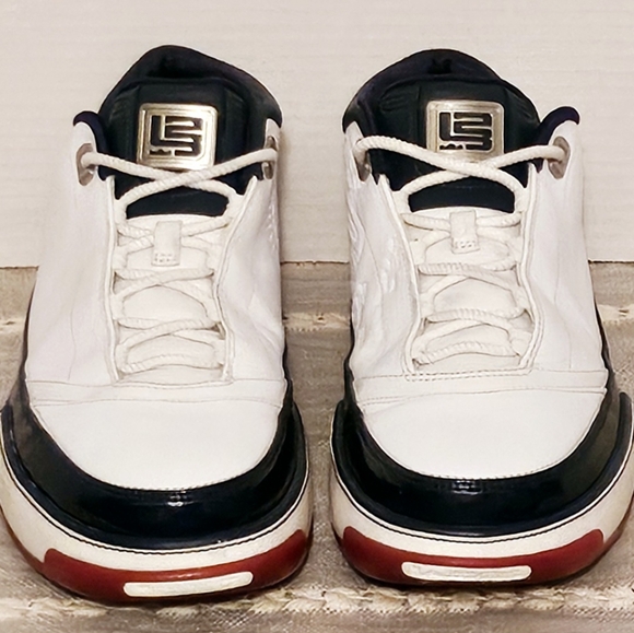 Vintage (2006) Lebron James Zoom ST II Low Basketball Sneakers, M9, Great Cond. - Picture 2 of 6